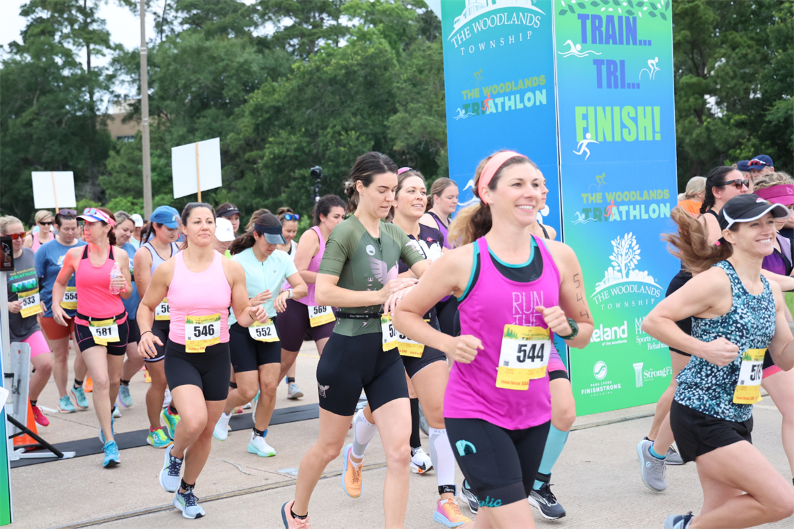 Photo of people running in a race